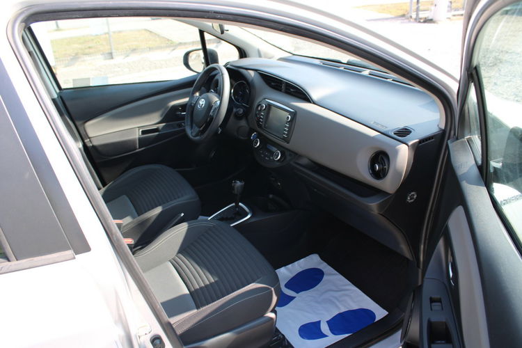 Toyota Yaris Hybrid Premium F-vat Salon Polska Gwarancja zdjęcie 29
