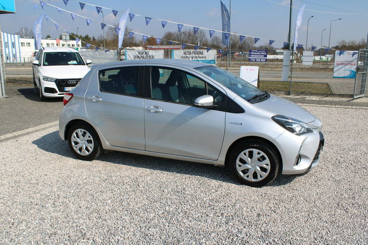 Toyota Yaris Hybrid Premium F-vat Salon Polska Gwarancja zdjęcie 4