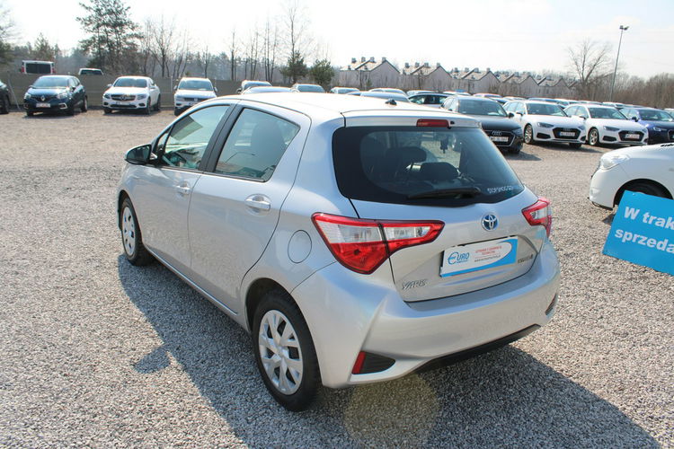 Toyota Yaris Hybrid Premium F-vat Salon Polska Gwarancja zdjęcie 7