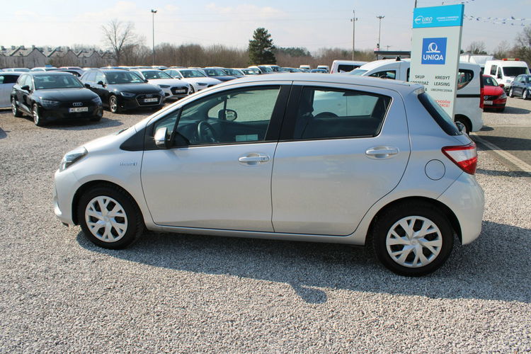 Toyota Yaris Hybrid Premium F-vat Salon Polska Gwarancja zdjęcie 8