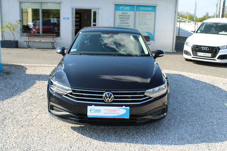 Volkswagen Passat ESSENCE LED F-vat Salon Polska Gwarancja zdjęcie 2