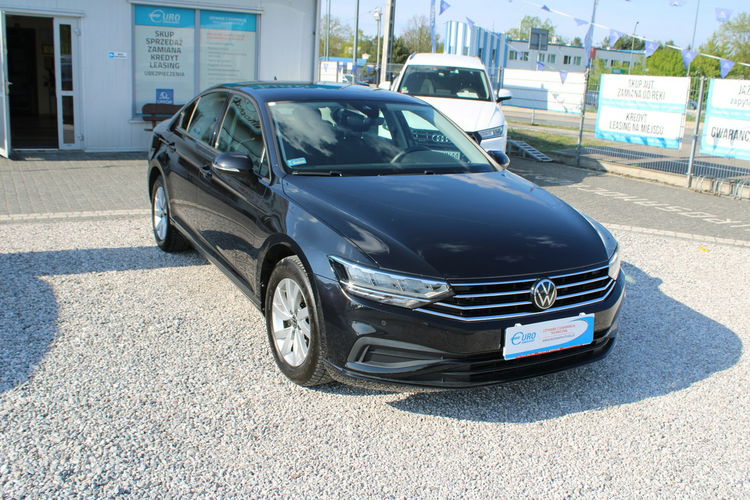 Volkswagen Passat ESSENCE LED F-vat Salon Polska Gwarancja zdjęcie 3