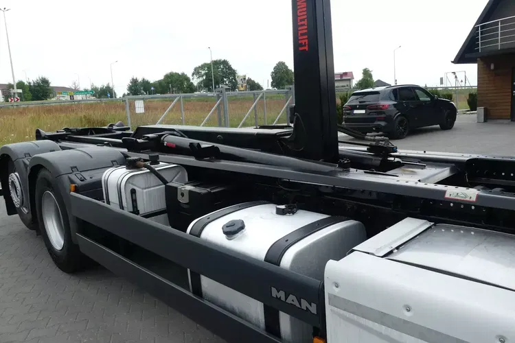 MAN TGX 26.400 / 6x2 / HAKOWIEC / HIAB MULTILIFT 18T / EURO 6 / zdjęcie 47