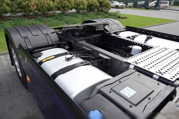 Volvo FH 500 / KLIMA POSTOJOWA / OPONY 100% / PO KONTRAKCIE SERWISOWYM / SPROWADZONY zdjęcie 18