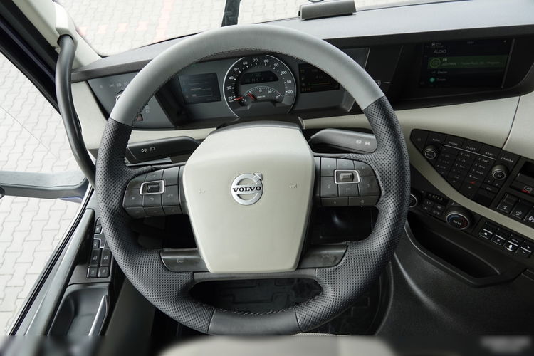 Volvo FH 500 / KLIMA POSTOJOWA / OPONY 100% / PO KONTRAKCIE SERWISOWYM / SPROWADZONY zdjęcie 28