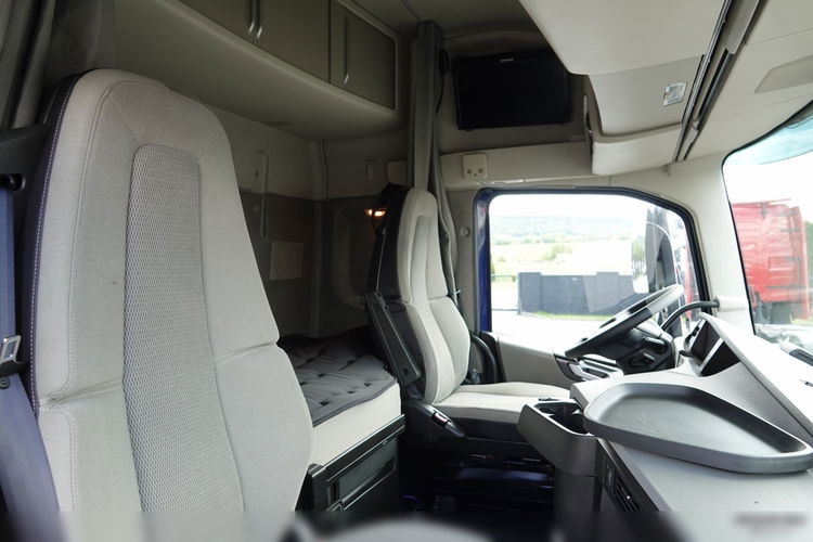 Volvo FH 500 / KLIMA POSTOJOWA / OPONY 100% / PO KONTRAKCIE SERWISOWYM / SPROWADZONY zdjęcie 36