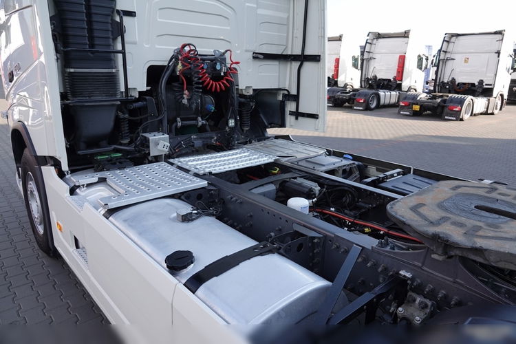 Volvo FH 500 / KLIMA POSTOJOWA / OPONY 100% / PO KONTRAKCIE SERWISOWYM / SPROWADZONY zdjęcie 13