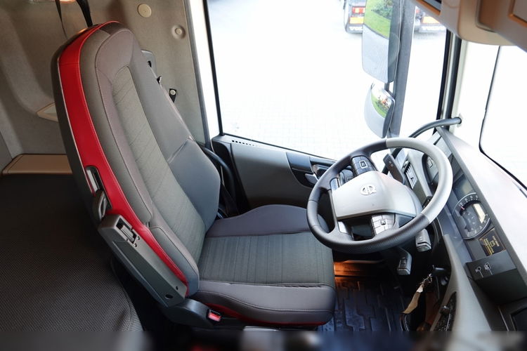 Volvo FH 500 / KLIMA POSTOJOWA / OPONY 100% / PO KONTRAKCIE SERWISOWYM / SPROWADZONY zdjęcie 26