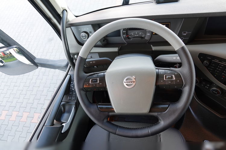Volvo FH 500 / KLIMA POSTOJOWA / OPONY 100% / PO KONTRAKCIE SERWISOWYM / SPROWADZONY zdjęcie 27