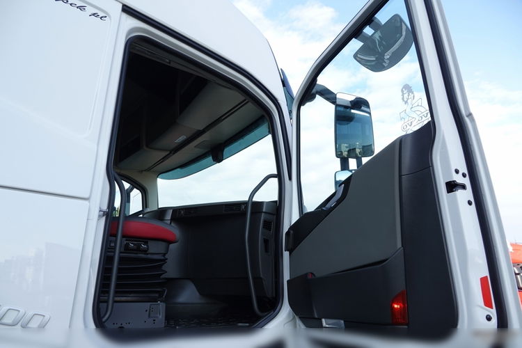 Volvo FH 500 / KLIMA POSTOJOWA / OPONY 100% / PO KONTRAKCIE SERWISOWYM / SPROWADZONY zdjęcie 35