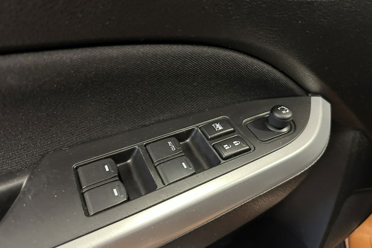 Vitara Suzuki Vitara 1.6 Benz Serwis ASO Zadbany Po Opłatach GWARANCJA zdjęcie 14