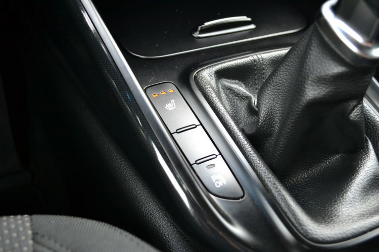 Kia Carens 1.6 135KM Podgrz. Kierownica, Fotele Climatronic LED 2016r zdjęcie 23