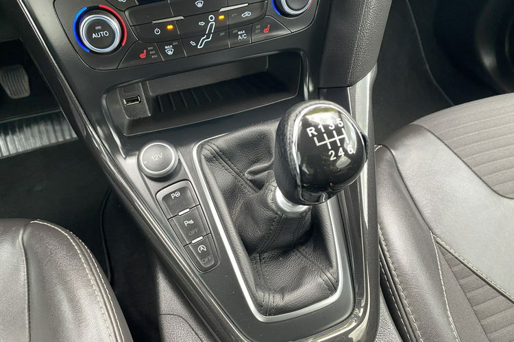 Ford Focus LEDY+El. Fatel+Podgrzew. fotel+Nawigacja+Czuj. Parkowania+Półskóry zdjęcie 25