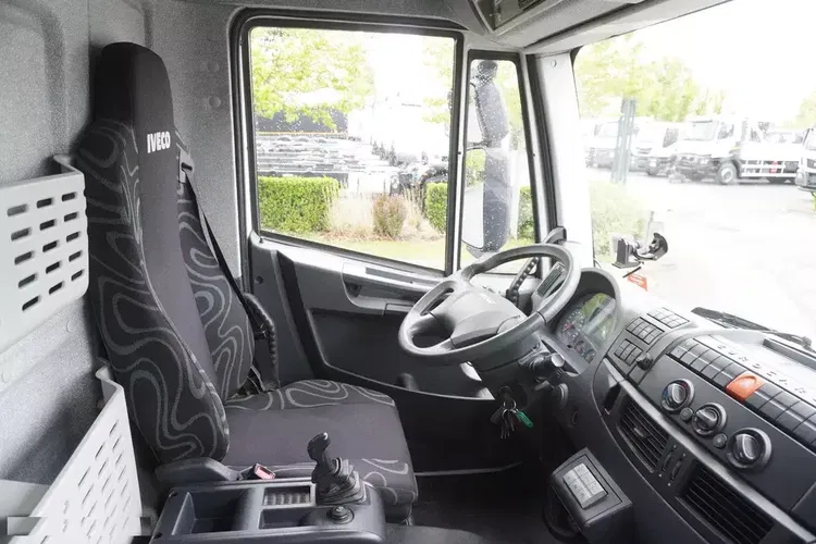 Iveco Eurocargo 150 E25 / 90 tys. km / Laweta zdjęcie 27