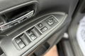 samochód osobowy Mitsubishi zdjęcie 14