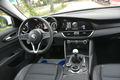 samochód osobowy Alfa Romeo zdjęcie 11