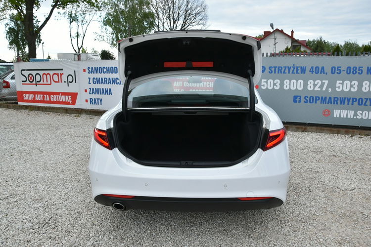 Alfa Romeo Giulia 2.2d Manual 2018r. jak NOWA 31tkm DNA NAVi Skóra LED Polecam zdjęcie 25