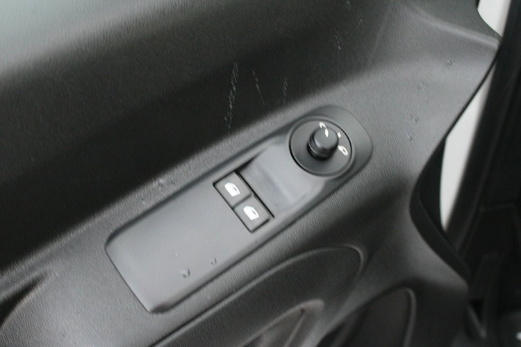 Toyota ProAce City Salon Polska netto 38 943 PLN Gwarancja D4D Business zdjęcie 13