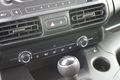 samochód osobowy Toyota zdjęcie 19