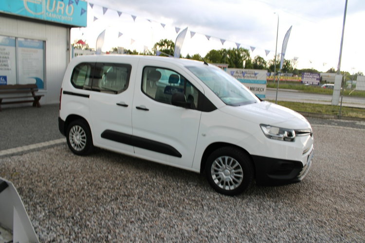 Toyota ProAce City Salon Polska netto 38 943 PLN Gwarancja D4D Business zdjęcie 4