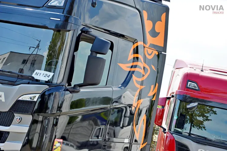 Scania S450 BEZ EGR | LED | KLIMA POSTOJOWA | WIRTUALNY KOKPIT | BAKI 1400 L | 2 ŁÓŻKA zdjęcie 3