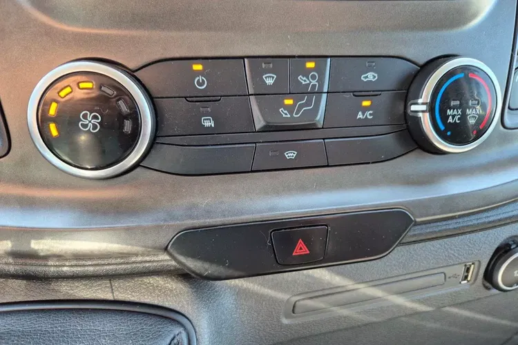 Ford transit-custom Long 59900zł NETTO 2.0TdCi/131KM zdjęcie 26