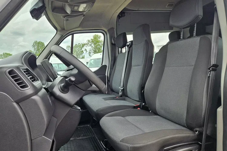 Renault Master L4H2 124999zł NETTO Brygadówka 7 osób 2.3dCi/145KM zdjęcie 16