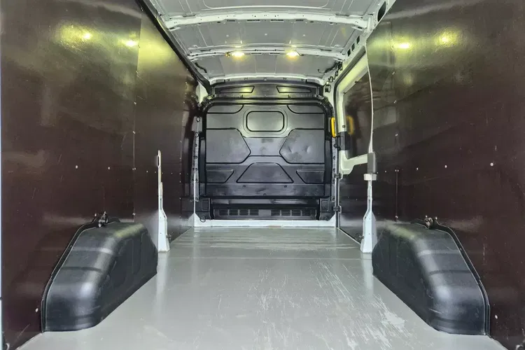 Ford Transit L3H2 64999zł NETTO 2.0 TdCi/131KM zdjęcie 15