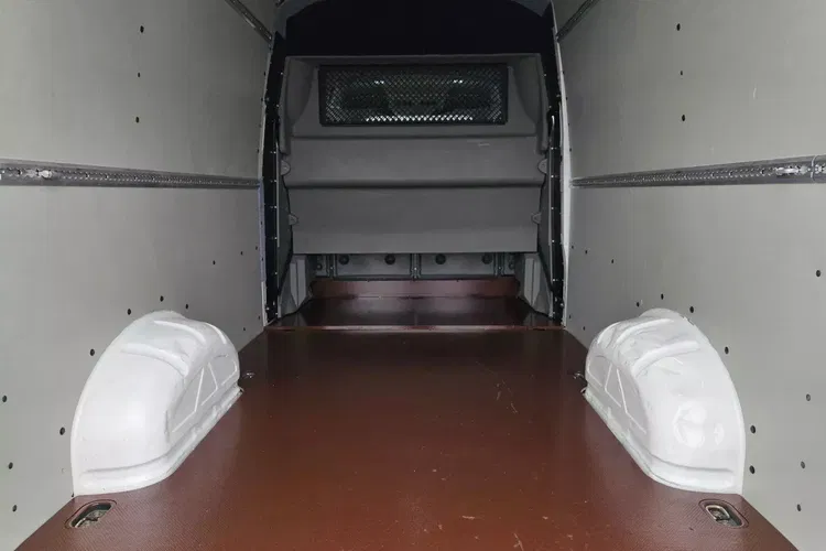 Volkswagen Crafter L3H2 109900zł NETTO Brygadówka 7 osób 2.0TDi/140KM zdjęcie 12