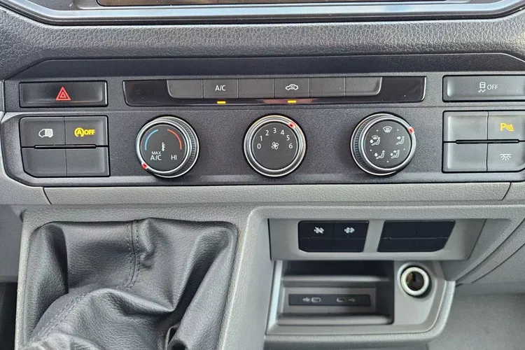 Volkswagen Crafter L3H2 109900zł NETTO Brygadówka 7 osób 2.0TDi/140KM zdjęcie 26