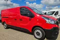 samochód dostawczy Renault zdjęcie 3