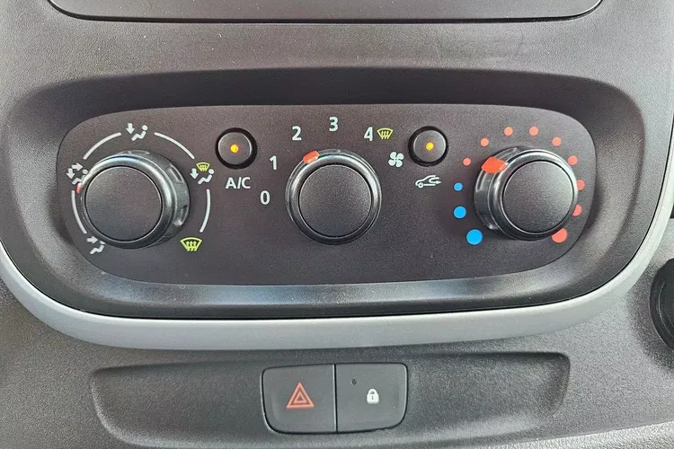 Renault Trafic Long 54900zł NETTO 1.6dCi/125KM zdjęcie 28