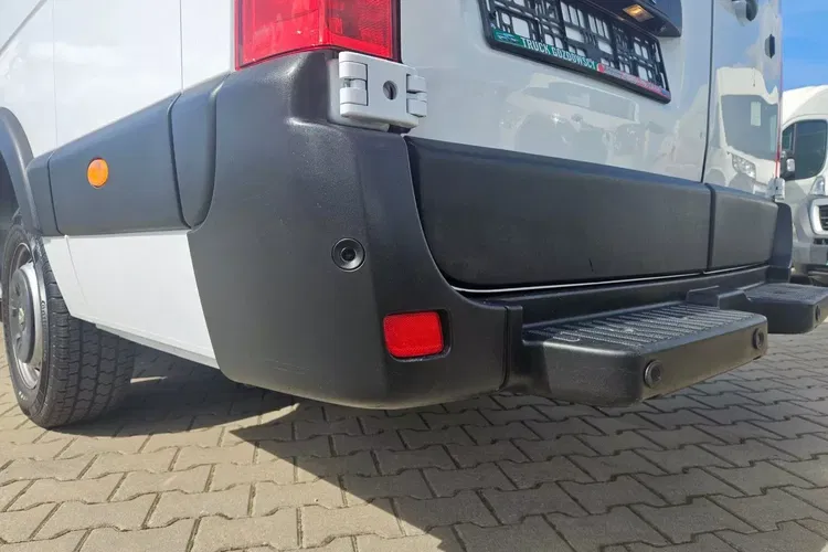 Renault Master L4H3 109999zł NETTO Brygadówka 7 osób 2.3 dCi/165KM zdjęcie 12