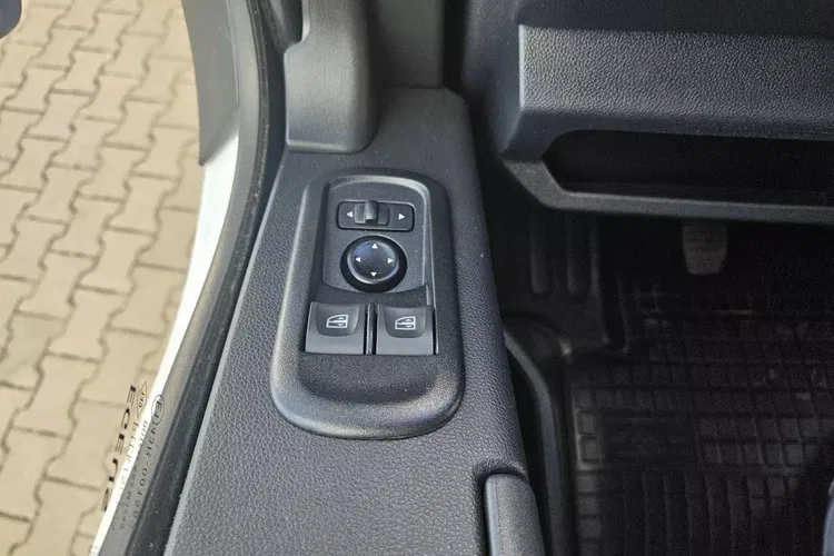 Renault Master L4H3 109999zł NETTO Brygadówka 7 osób 2.3 dCi/165KM zdjęcie 18