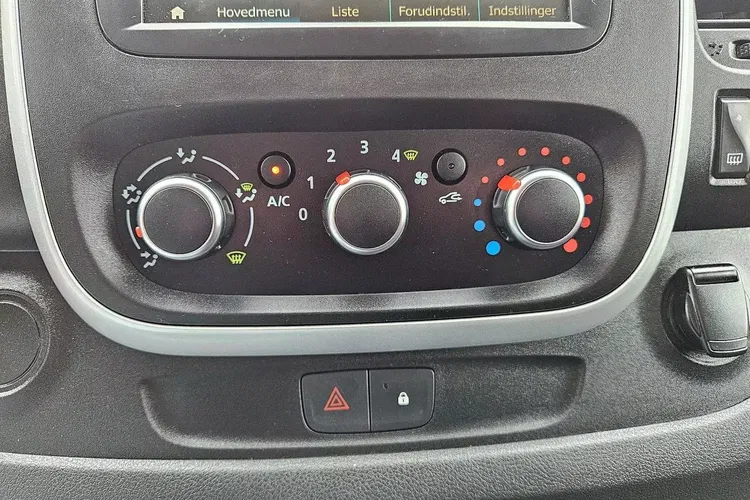 Renault Trafic L2H1 74999zł NETTO 2.0dCi/145KM zdjęcie 31