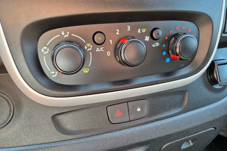 Renault Trafic Long 44999zł NETTO 1.6dCi/125KM zdjęcie 23