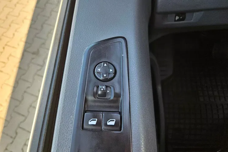 Opel Vivaro Long 69999zł NETTO 2.0 CDTi/177KM zdjęcie 24