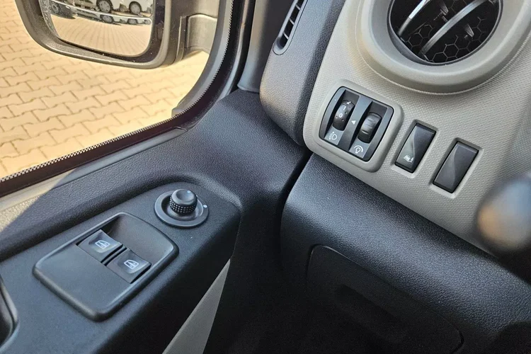 Renault Trafic L2H1 52999zł NETTO 1.6dCi/125KM zdjęcie 22