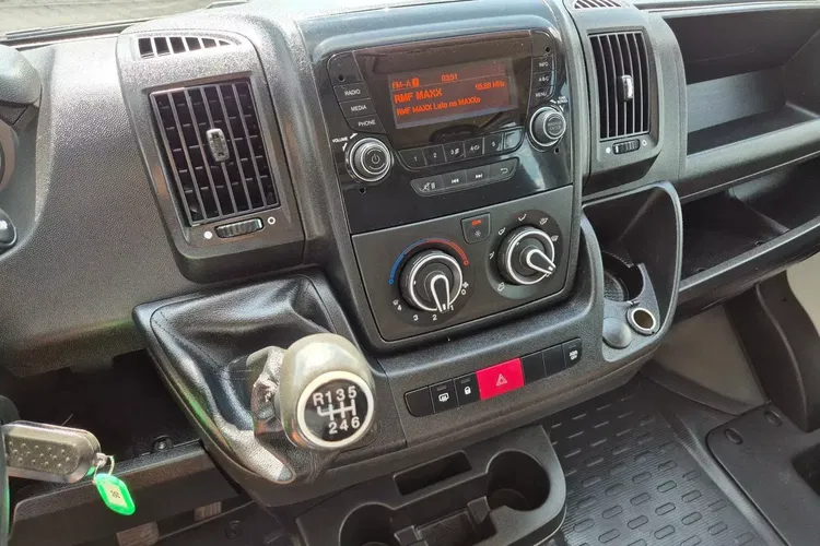 Peugeot Boxer DoKa 74999zł NETTO 2.2HDi/165KM zdjęcie 15