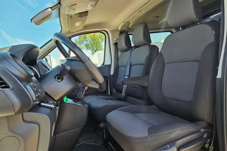 Renault Trafic L2H1 79900zł NETTO Brygadówka 6 osób 2.0dCi/120KM zdjęcie 21