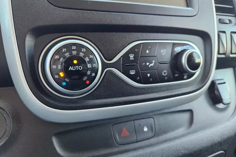 Renault Trafic L2H1 79900zł NETTO Brygadówka 6 osób 2.0dCi/120KM zdjęcie 29