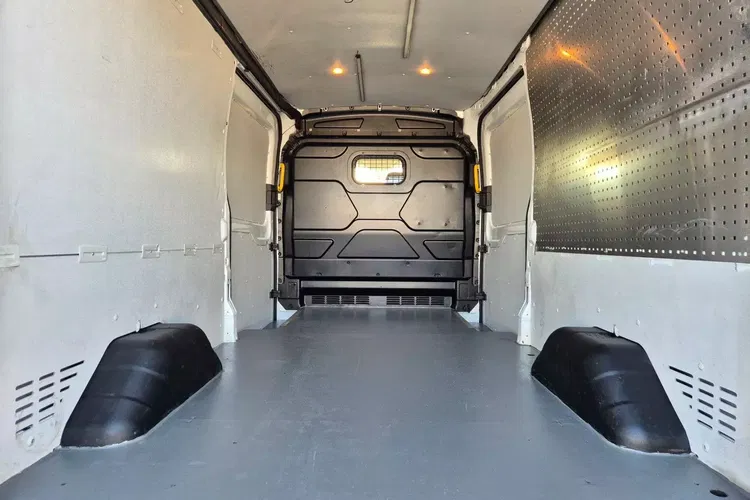 Ford Transit L3H2 59999zł NETTO 2.0TdCi/170KM zdjęcie 14