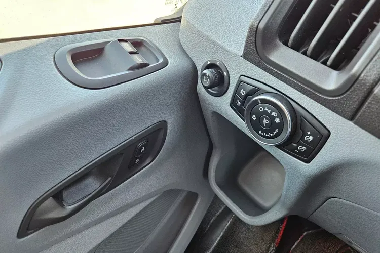 Ford Transit L3H2 59999zł NETTO 2.0TdCi/170KM zdjęcie 18