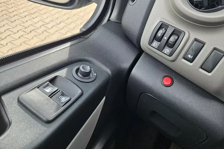 Renault Trafic Long 69999zł NETTO Brygadówka 6 osób 1.6dCi/120KM zdjęcie 17