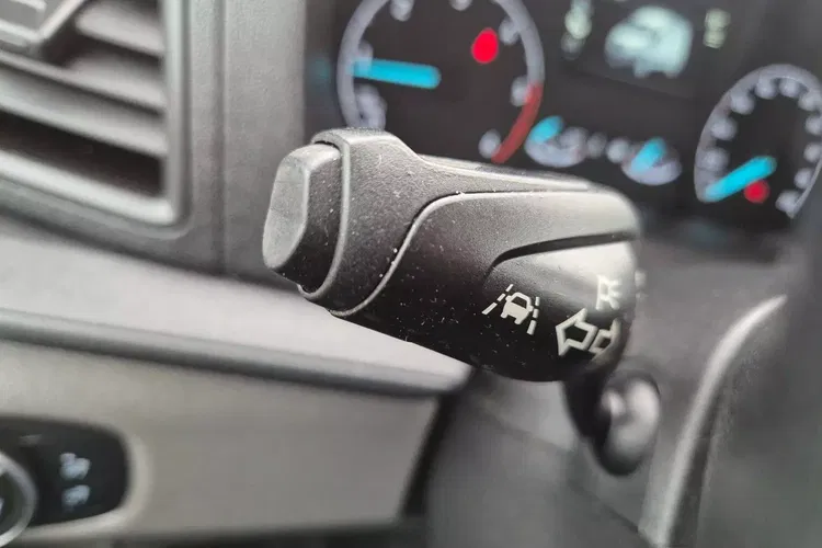 Ford transit Lift L3H3 69999zł NETTO 2.0TdCi/131KM zdjęcie 18