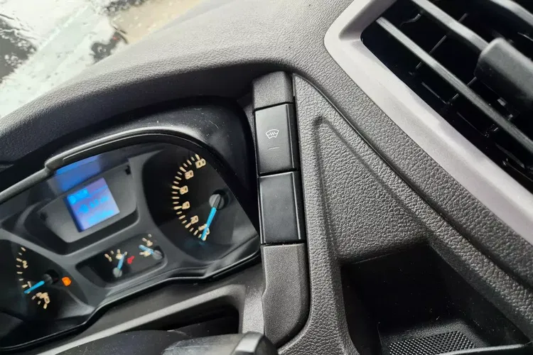 Ford transit L2H2 49999zł NETTO 2.0 TdCi/170KM Automat zdjęcie 23