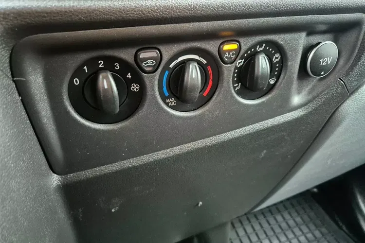 Ford transit L2H2 49999zł NETTO 2.0 TdCi/170KM Automat zdjęcie 26