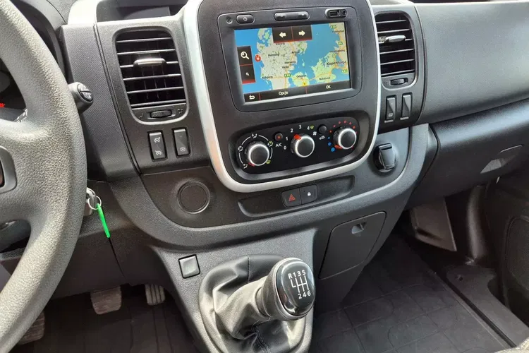 Renault Trafic L2H1 99999zł NETTO Brygadówka 6 osób 2.0dCi/120KM zdjęcie 19