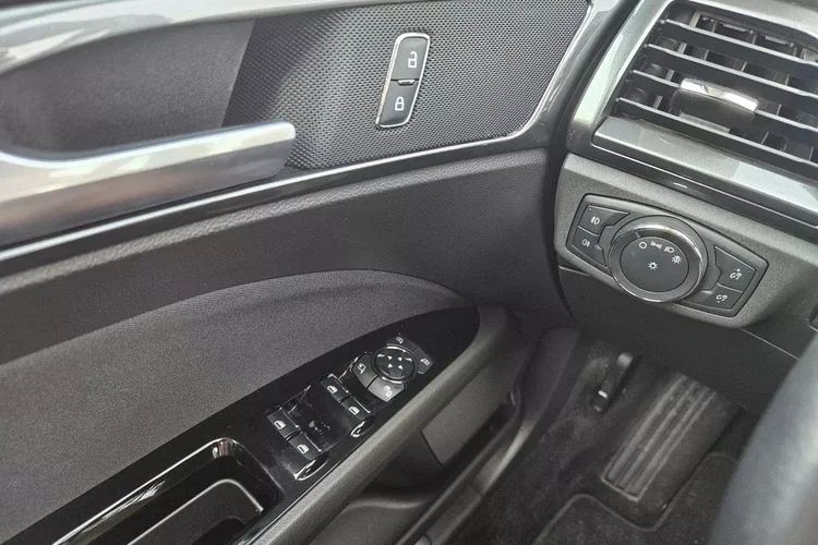 Ford mondeo zdjęcie 15