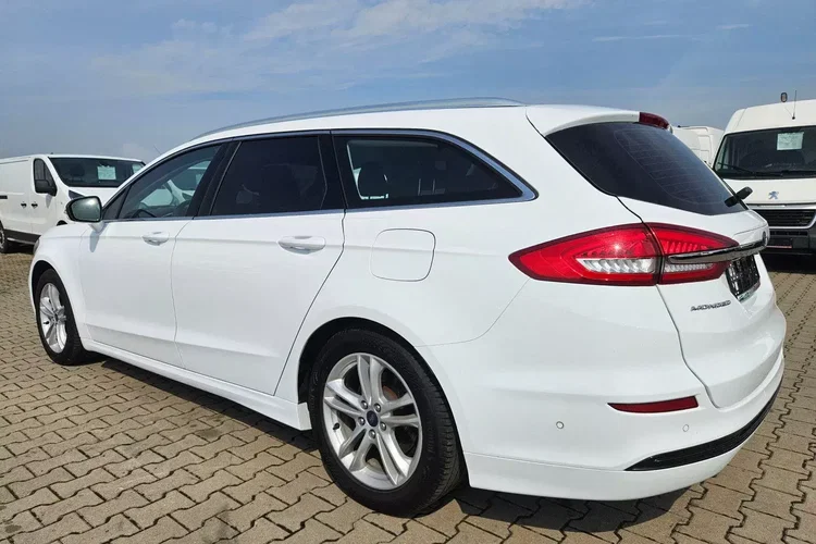 Ford mondeo zdjęcie 9
